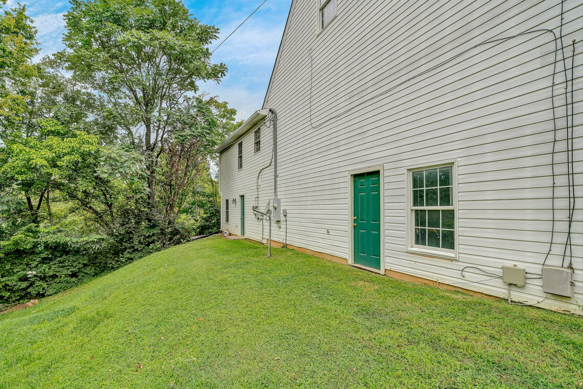 1314 Archbold AVE NE - Photo 32