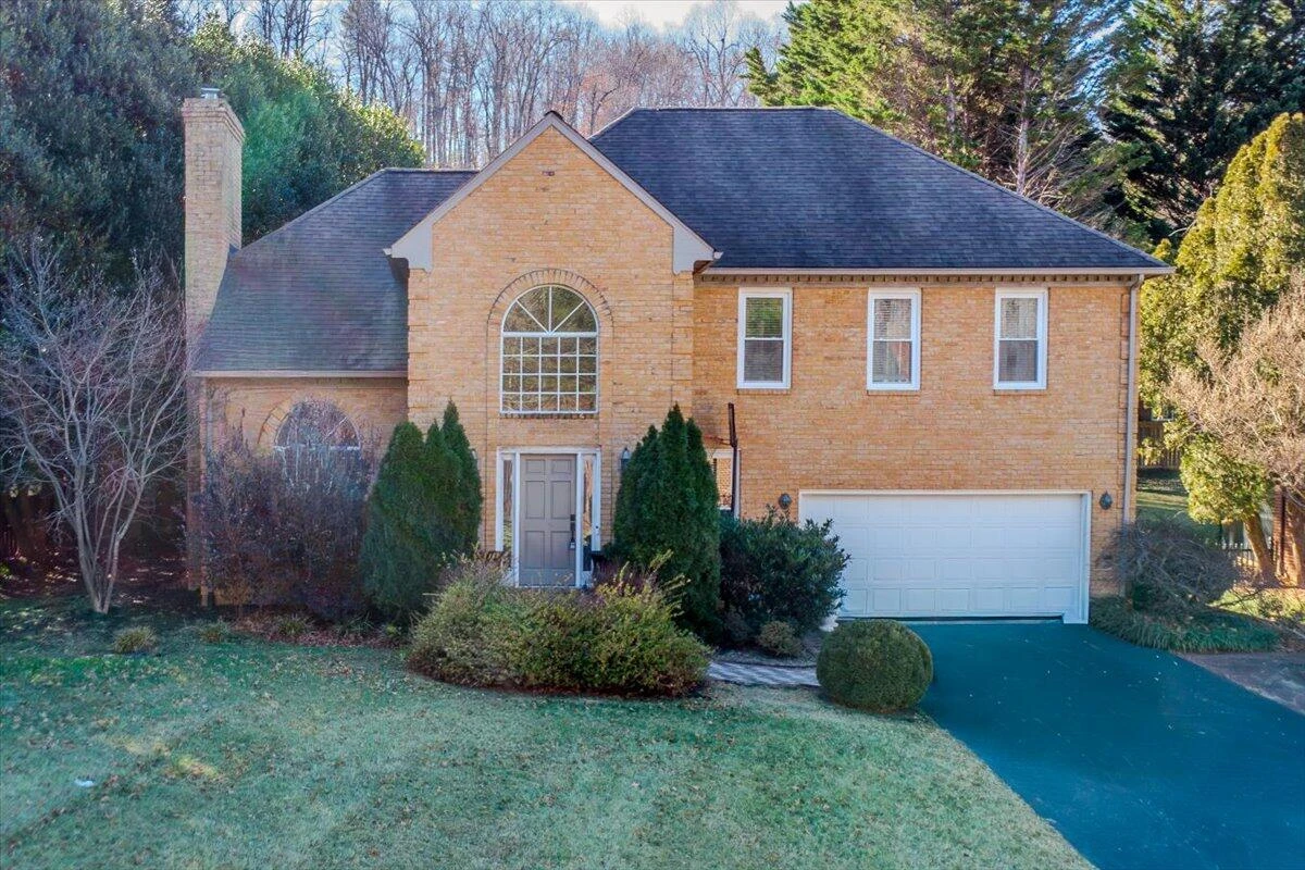 5116 Meadow Creek DR - Photo 2