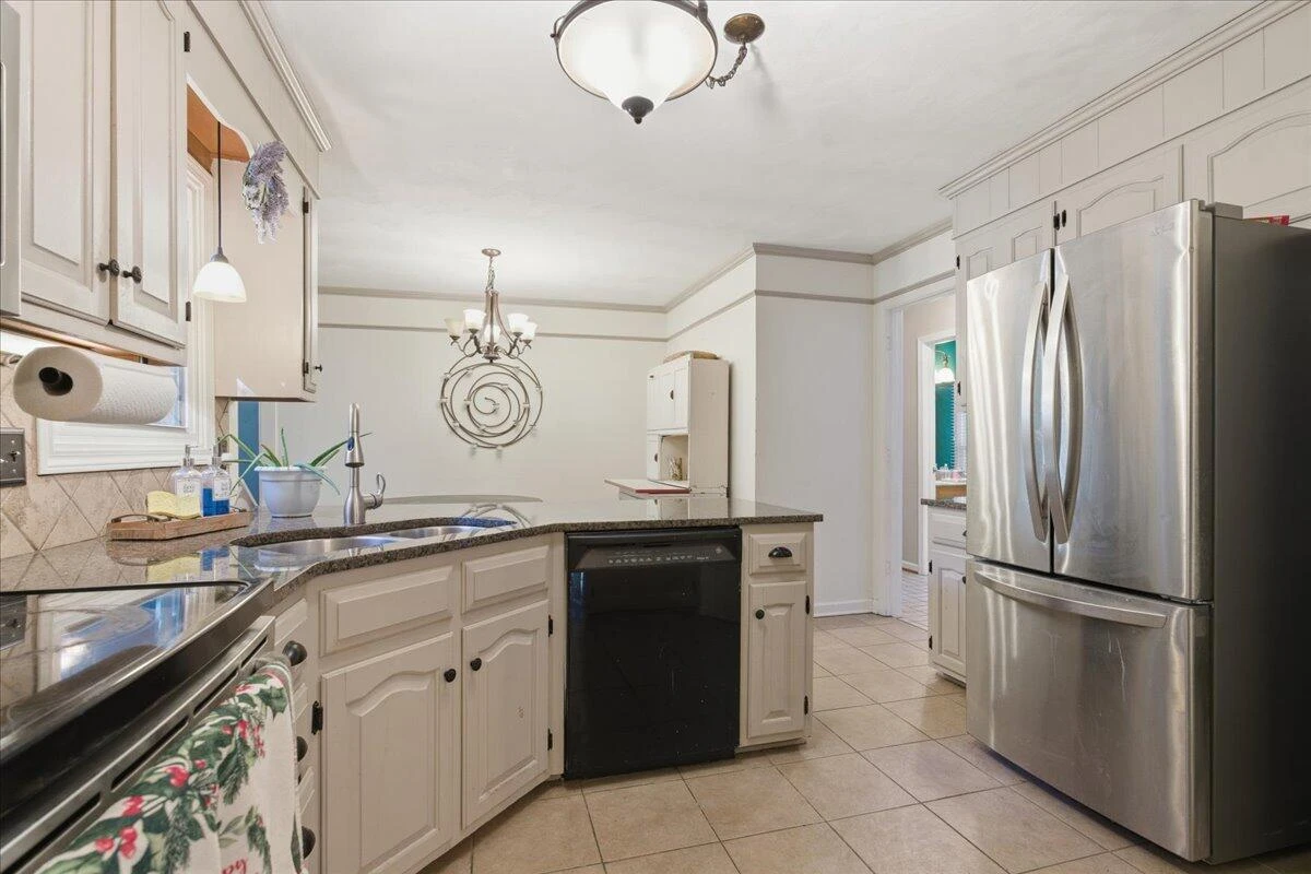 5116 Meadow Creek DR - Photo 11