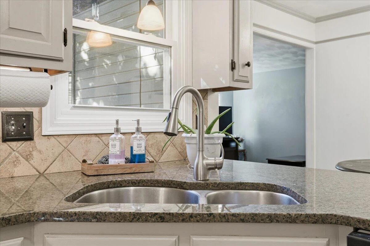 5116 Meadow Creek DR - Photo 12