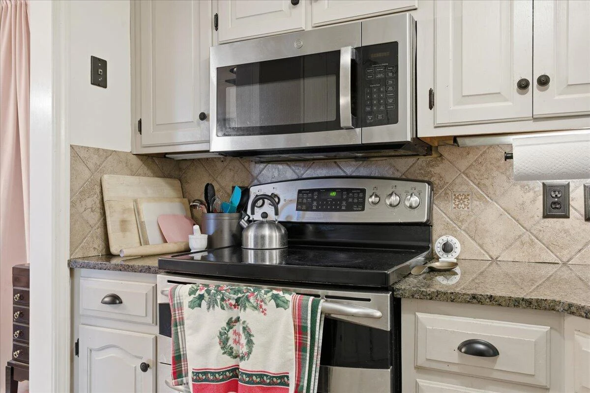 5116 Meadow Creek DR - Photo 13