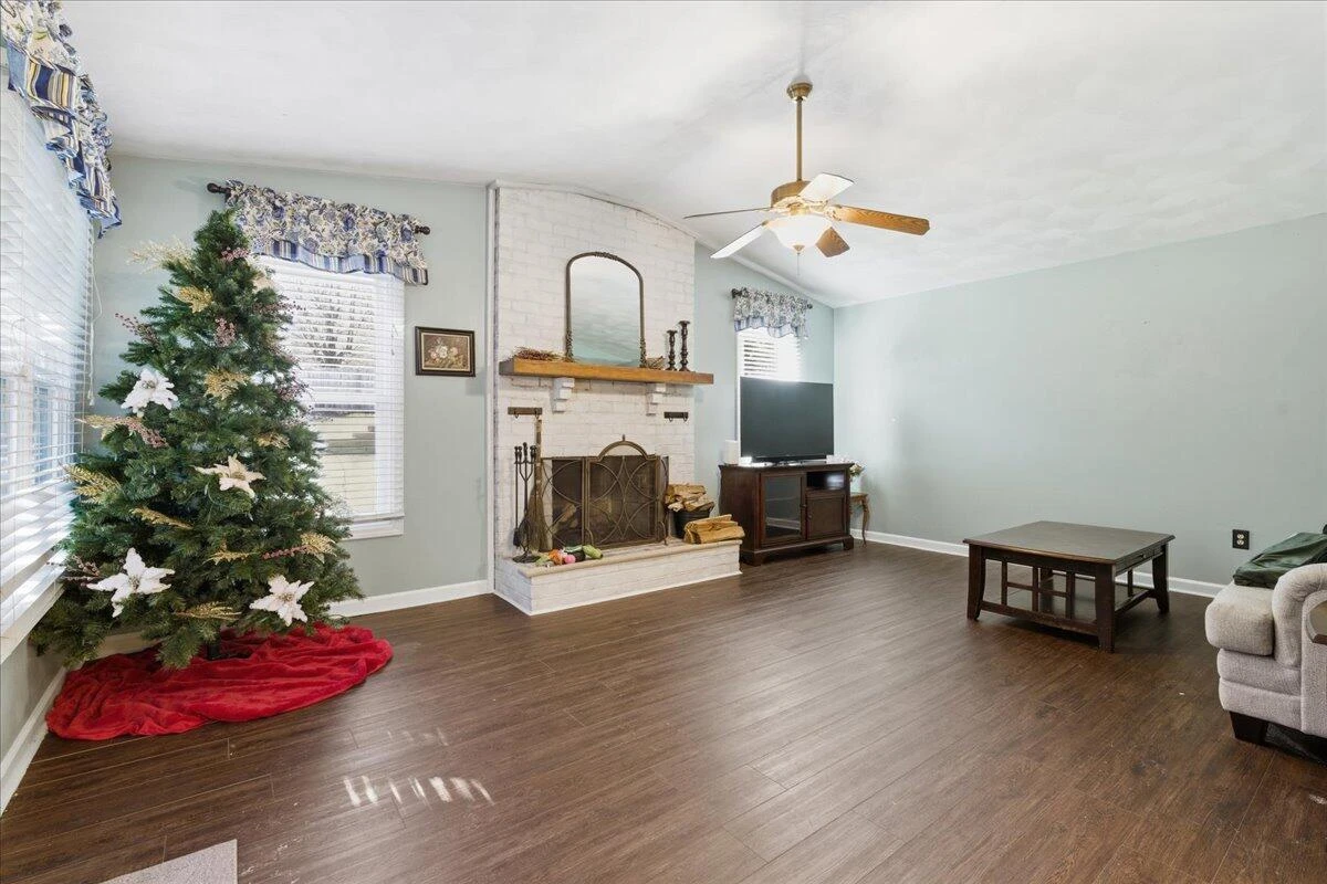5116 Meadow Creek DR - Photo 18