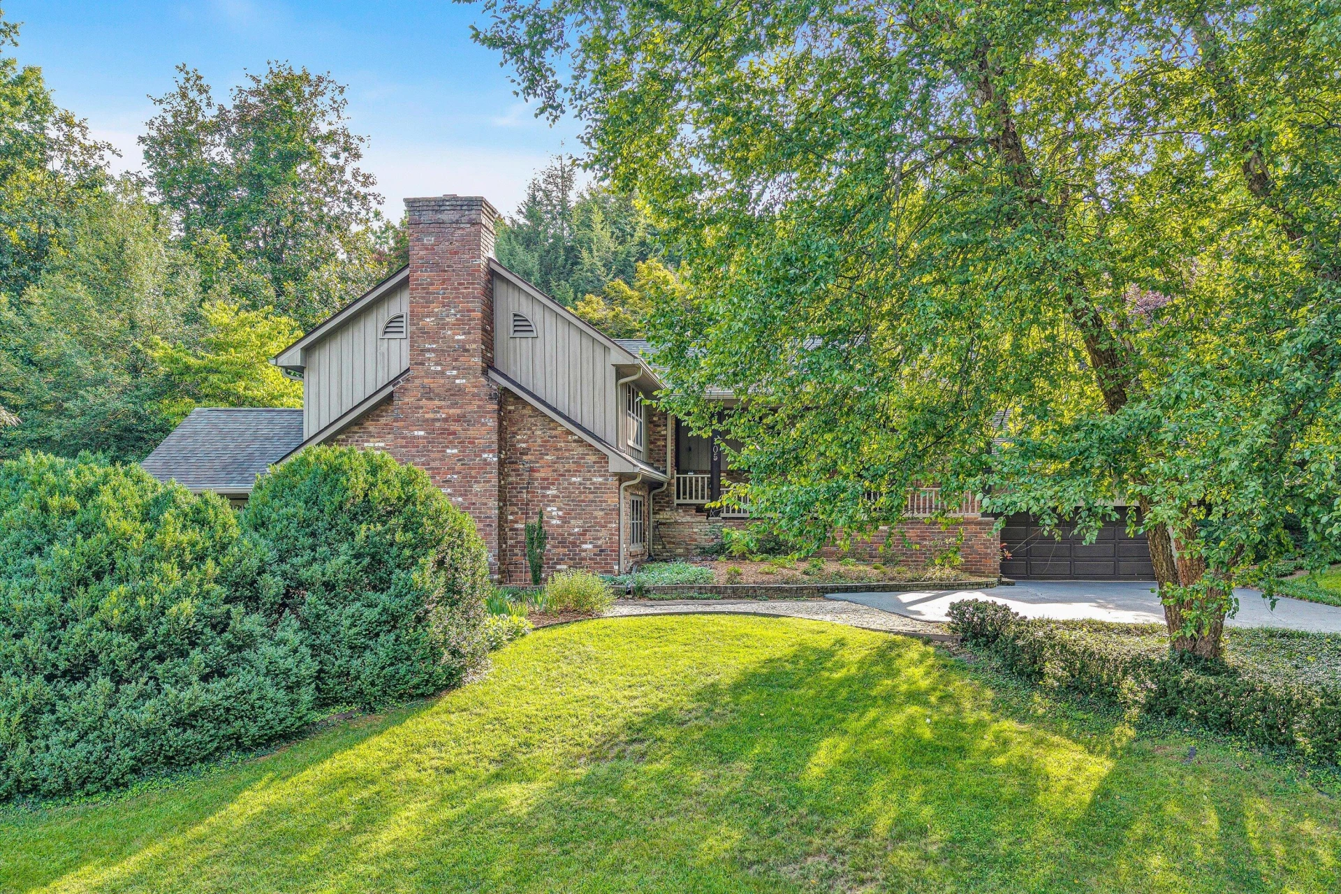 705 Beech RD - Photo 2