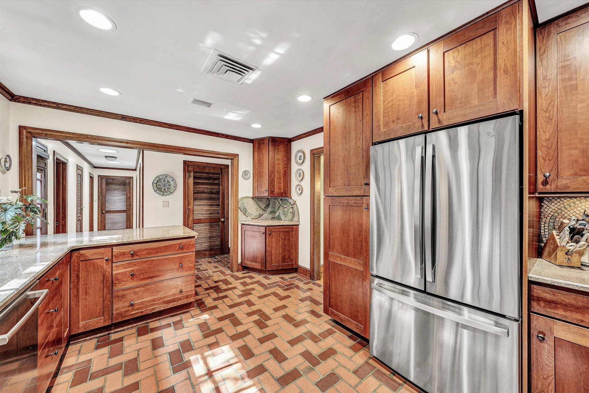 705 Beech RD - Photo 16