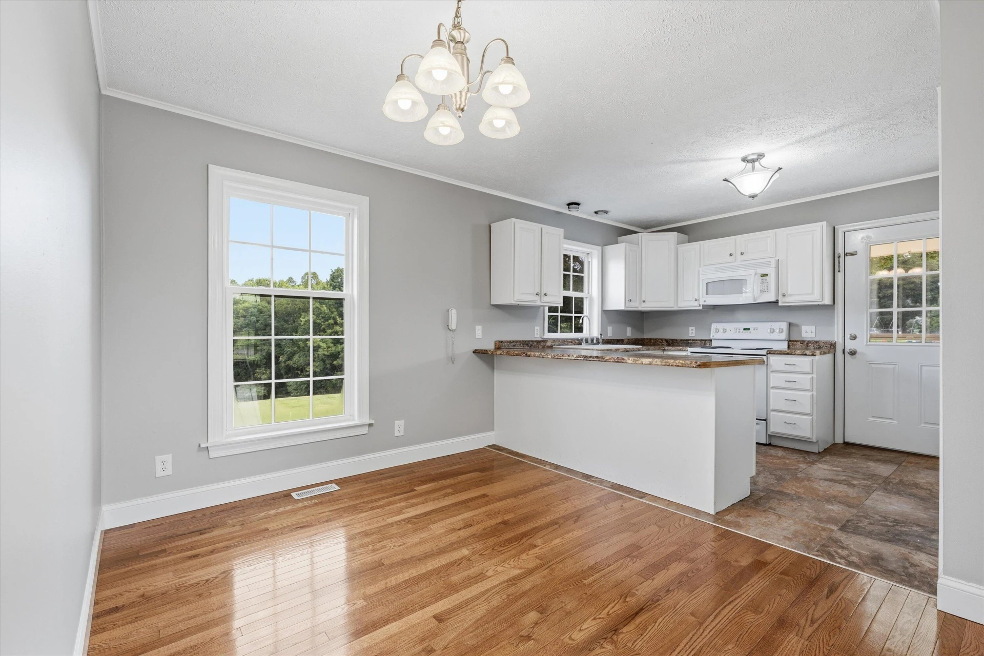 1147 Bluewater DR - Photo 8