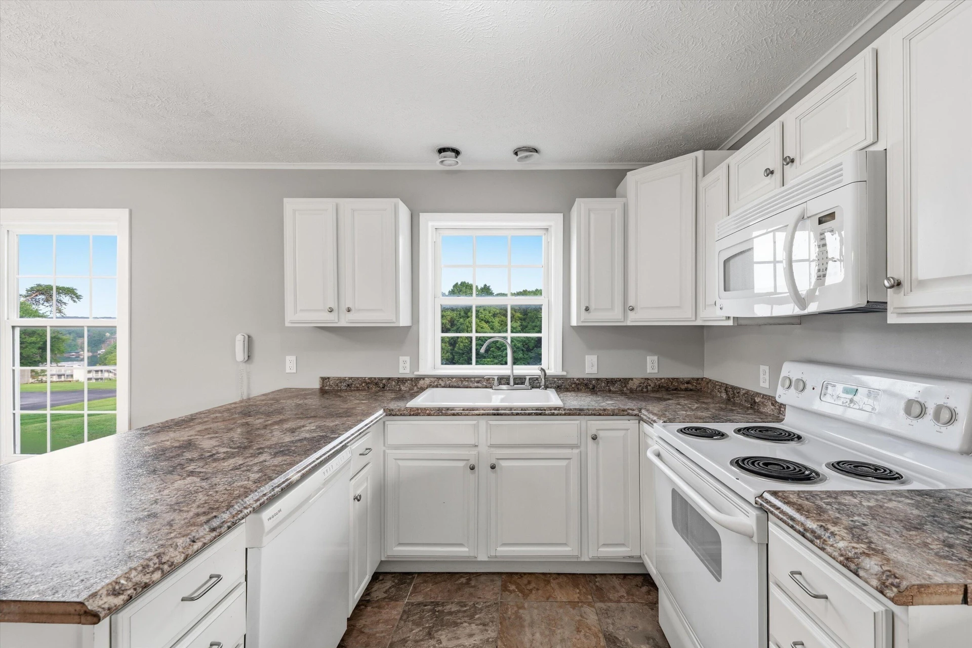 1147 Bluewater DR - Photo 10