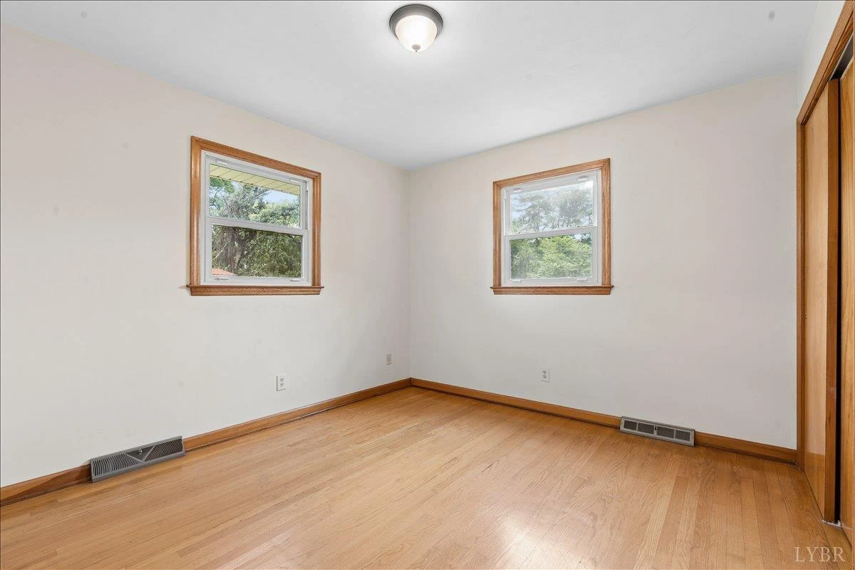 1111 Roundtree DR - Photo 19