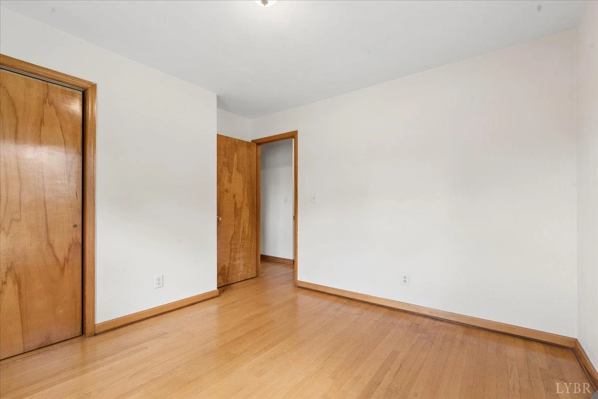 1111 Roundtree DR - Photo 20