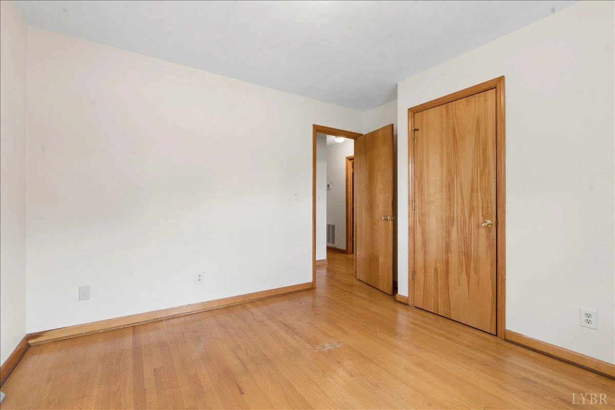1111 Roundtree DR - Photo 24