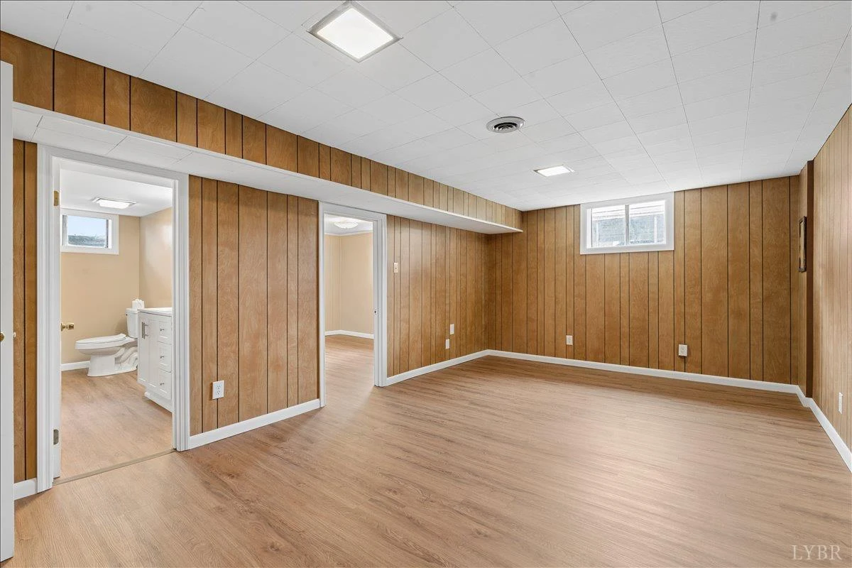 1111 Roundtree DR - Photo 27