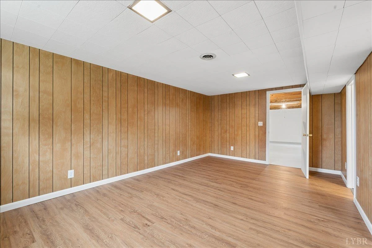 1111 Roundtree DR - Photo 28