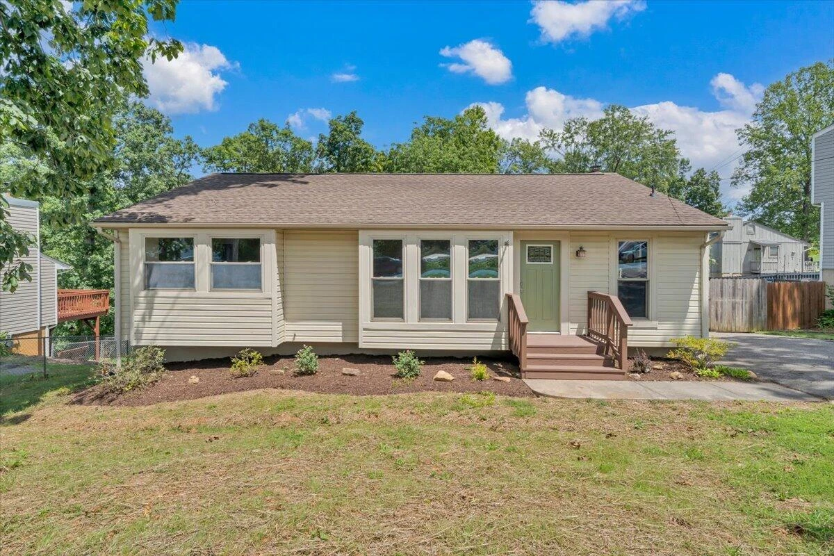 7311 Acorn TRL