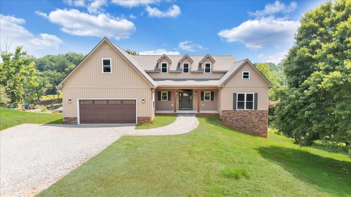 371 LAKE VIEW POINT
