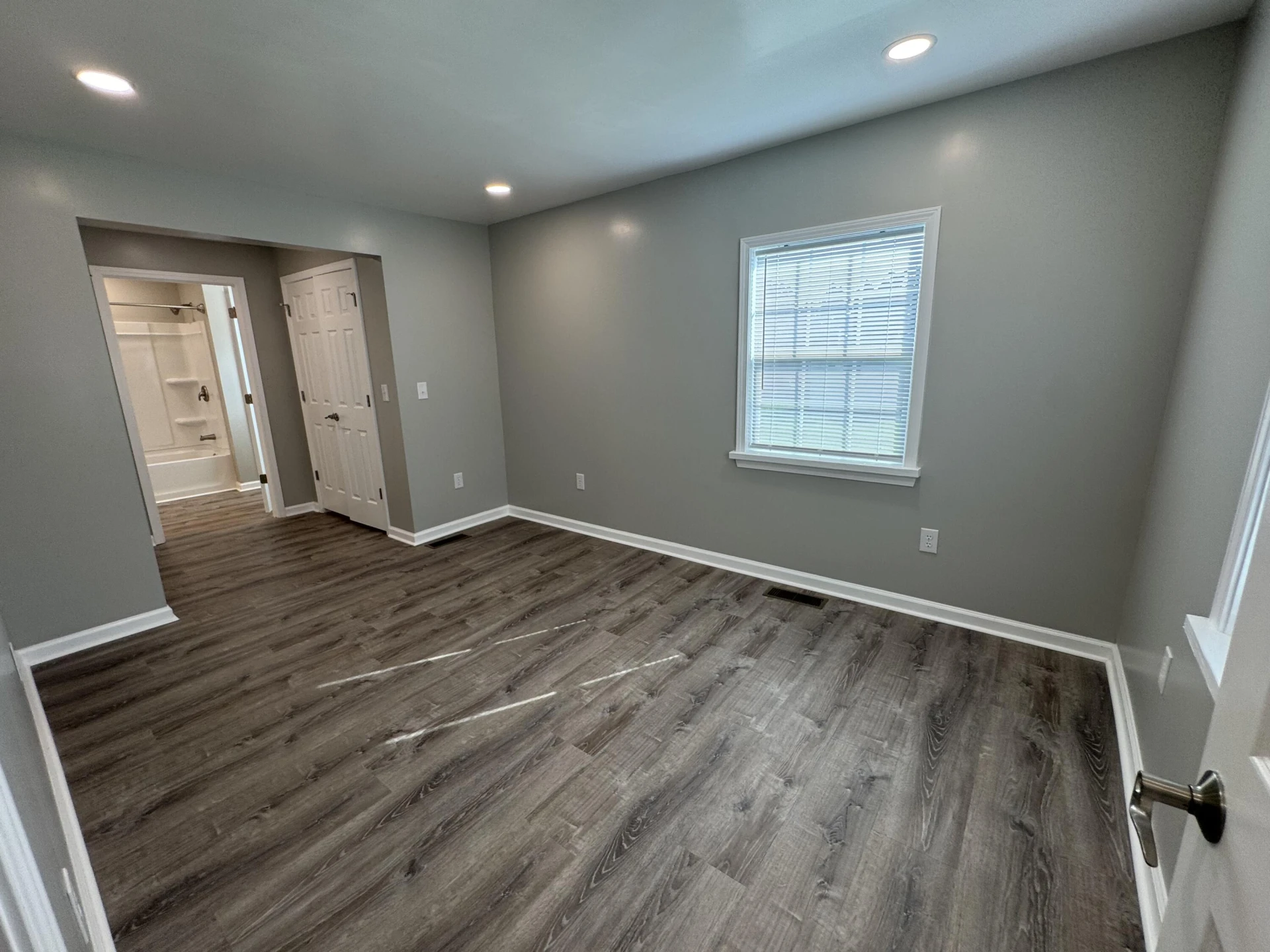 105 Law ST - Photo 9