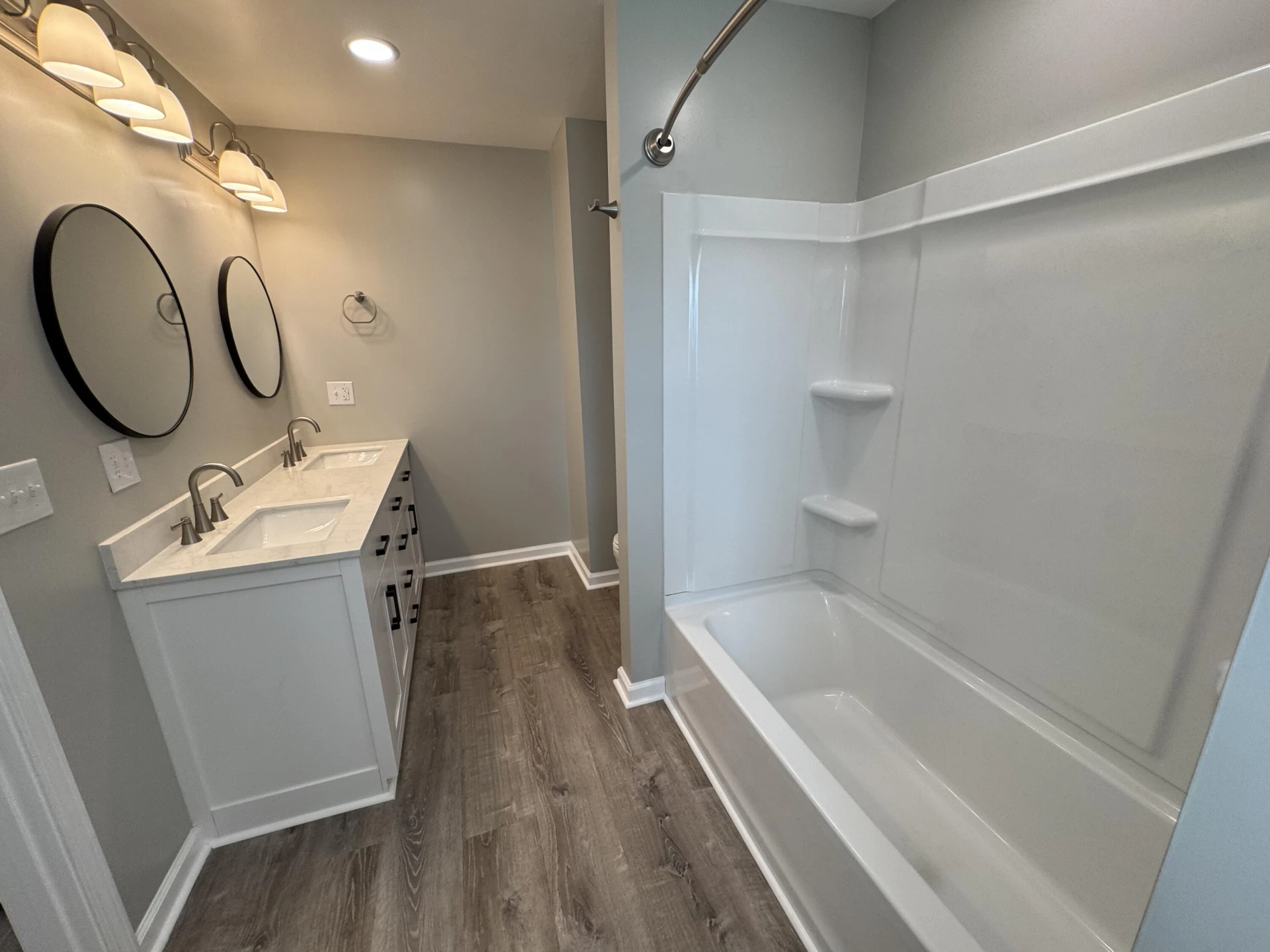 105 Law ST - Photo 11
