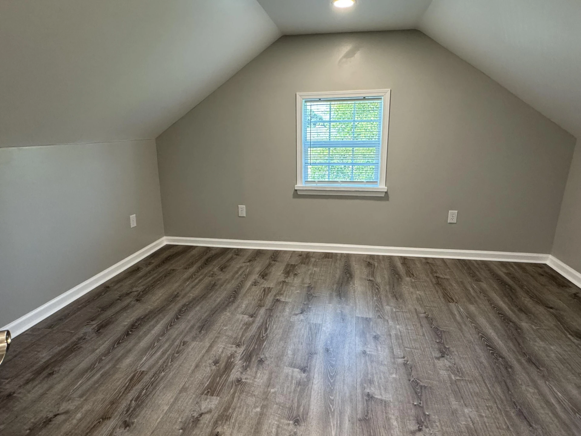 105 Law ST - Photo 19