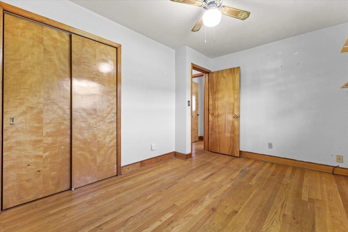 1102 Maiden LN - Photo 17
