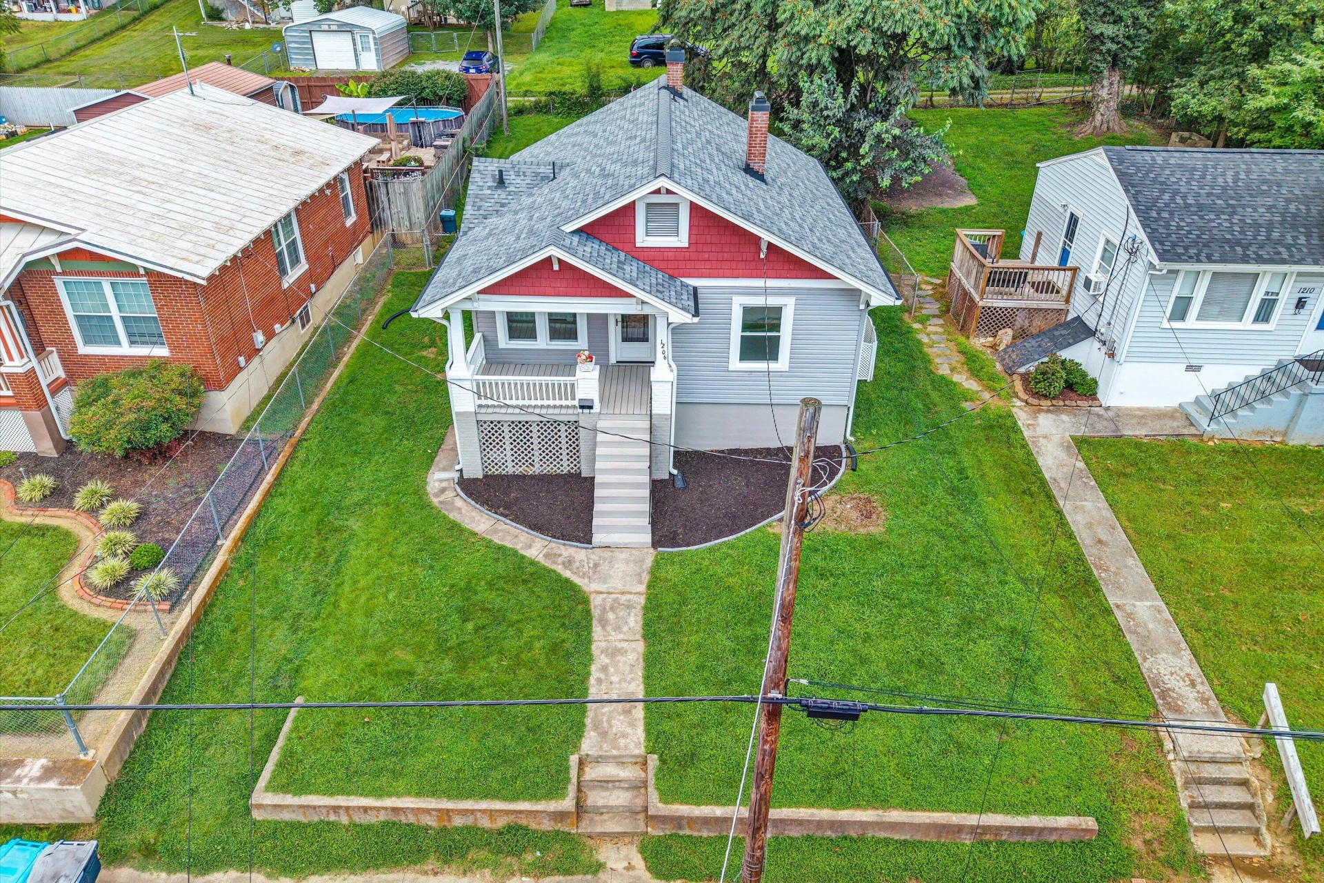 1206 14th ST SE - Photo 3