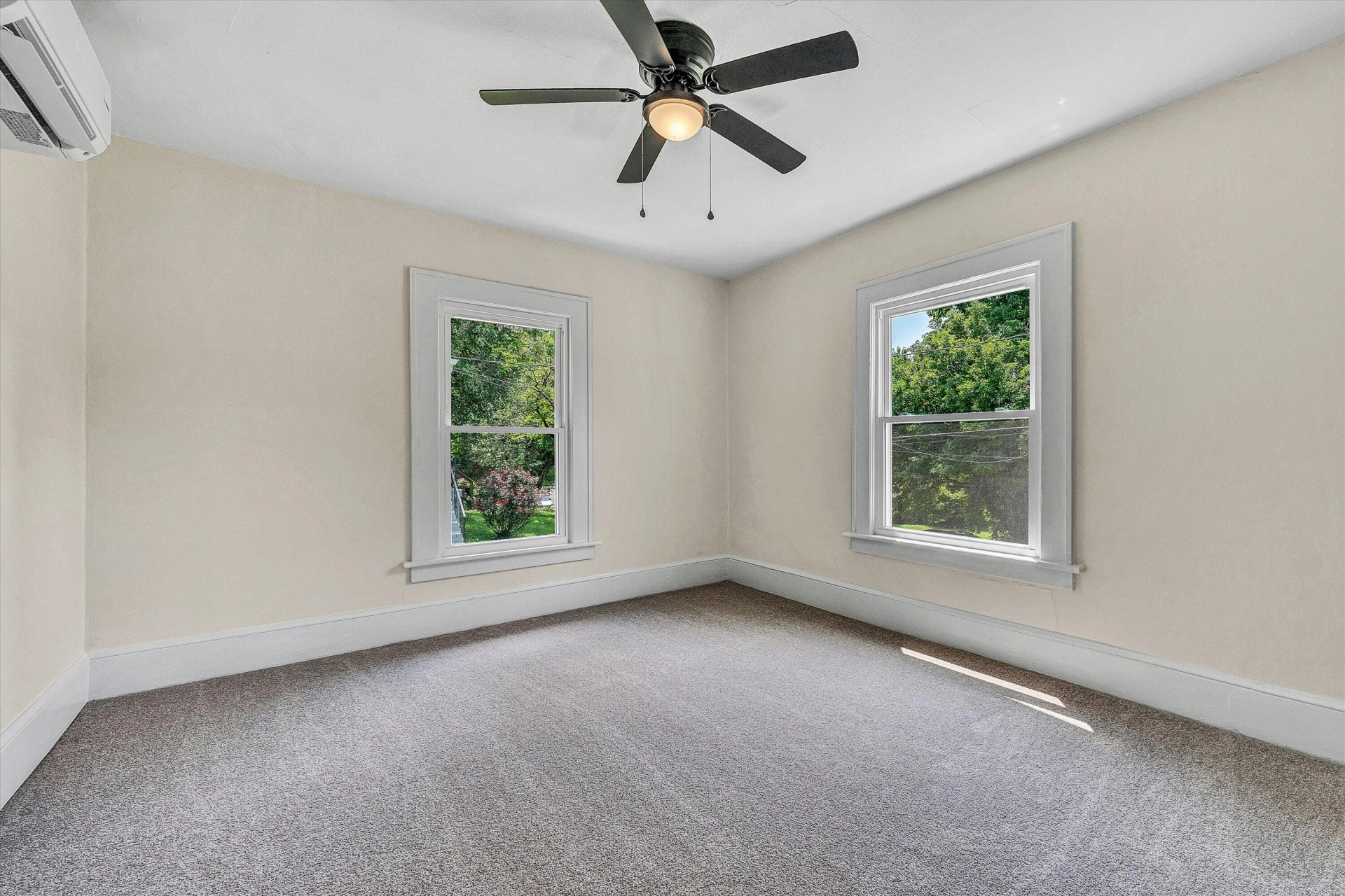 1206 14th ST SE - Photo 9