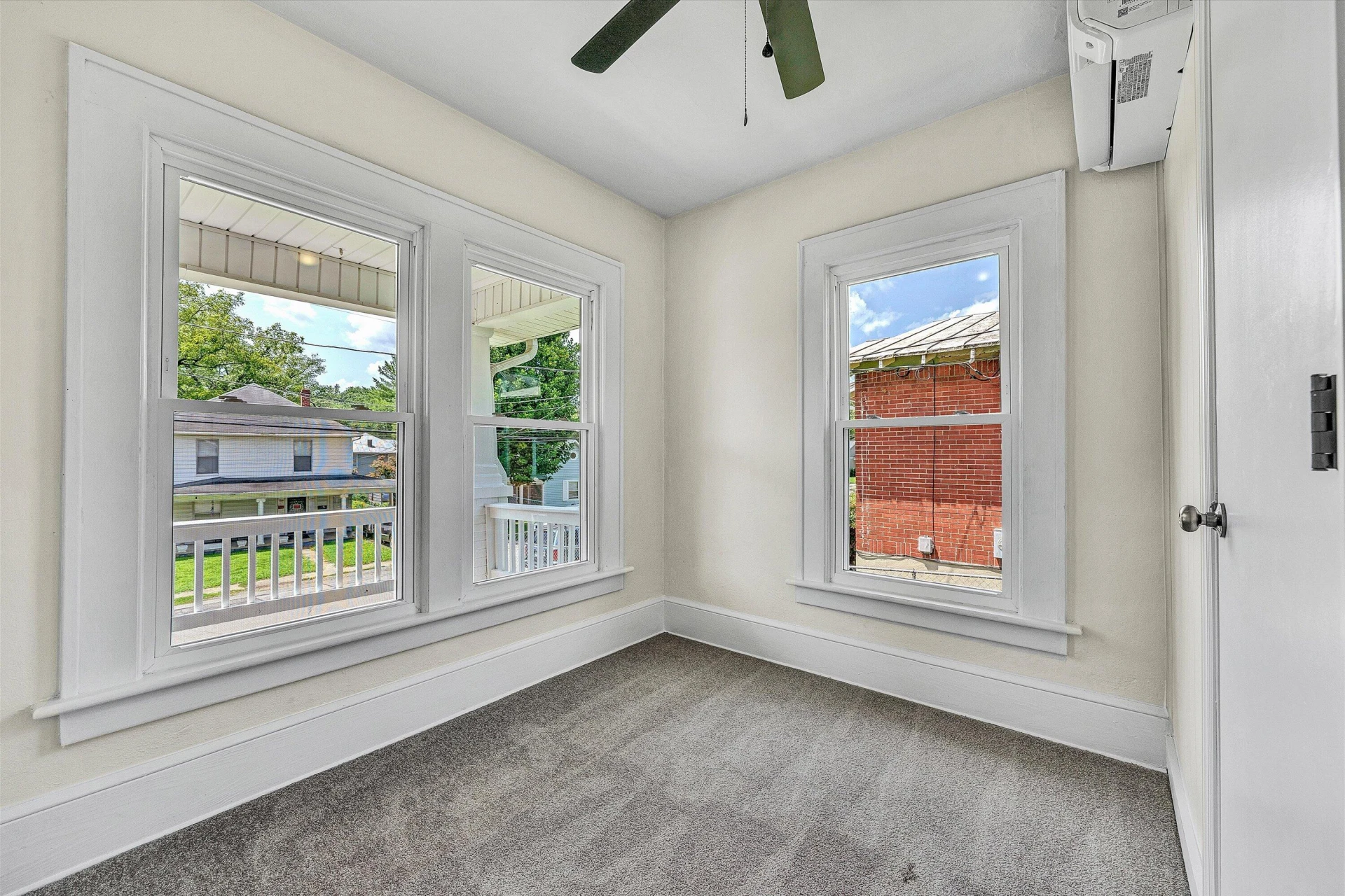 1206 14th ST SE - Photo 10