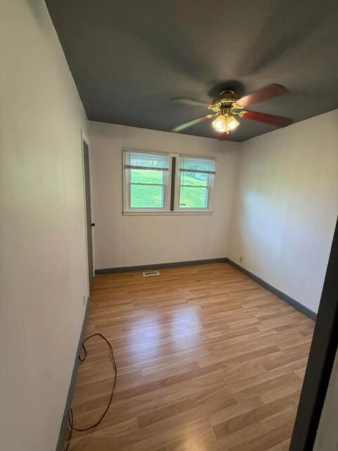 1093 Sunset DR - Photo 13