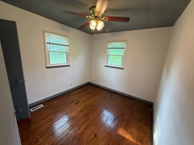 1093 Sunset DR - Photo 15