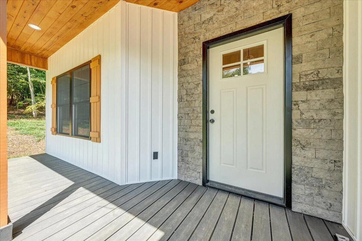 289 Spring Chase DR - Photo 3