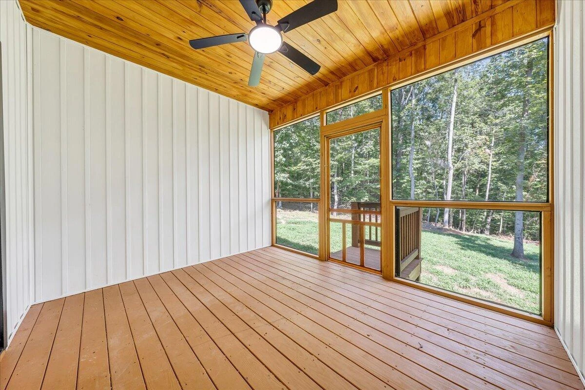 289 Spring Chase DR - Photo 35