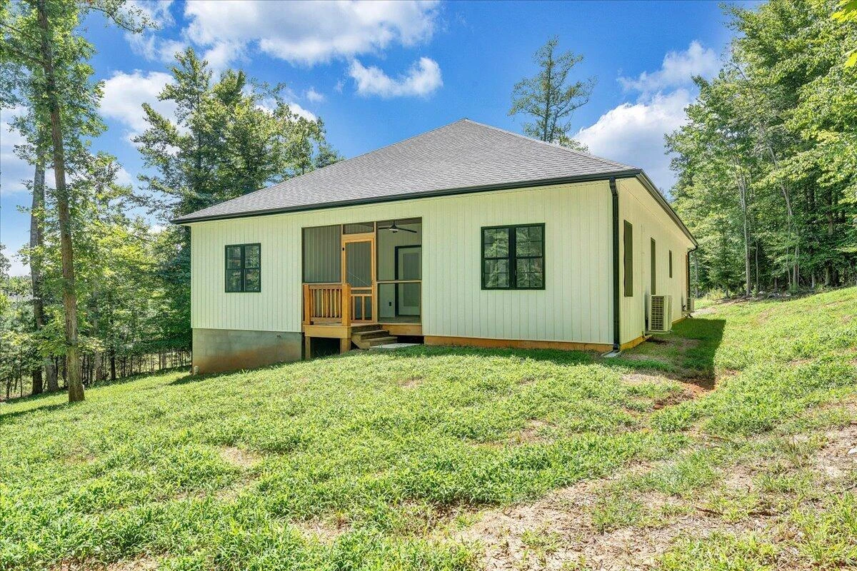 289 Spring Chase DR - Photo 39
