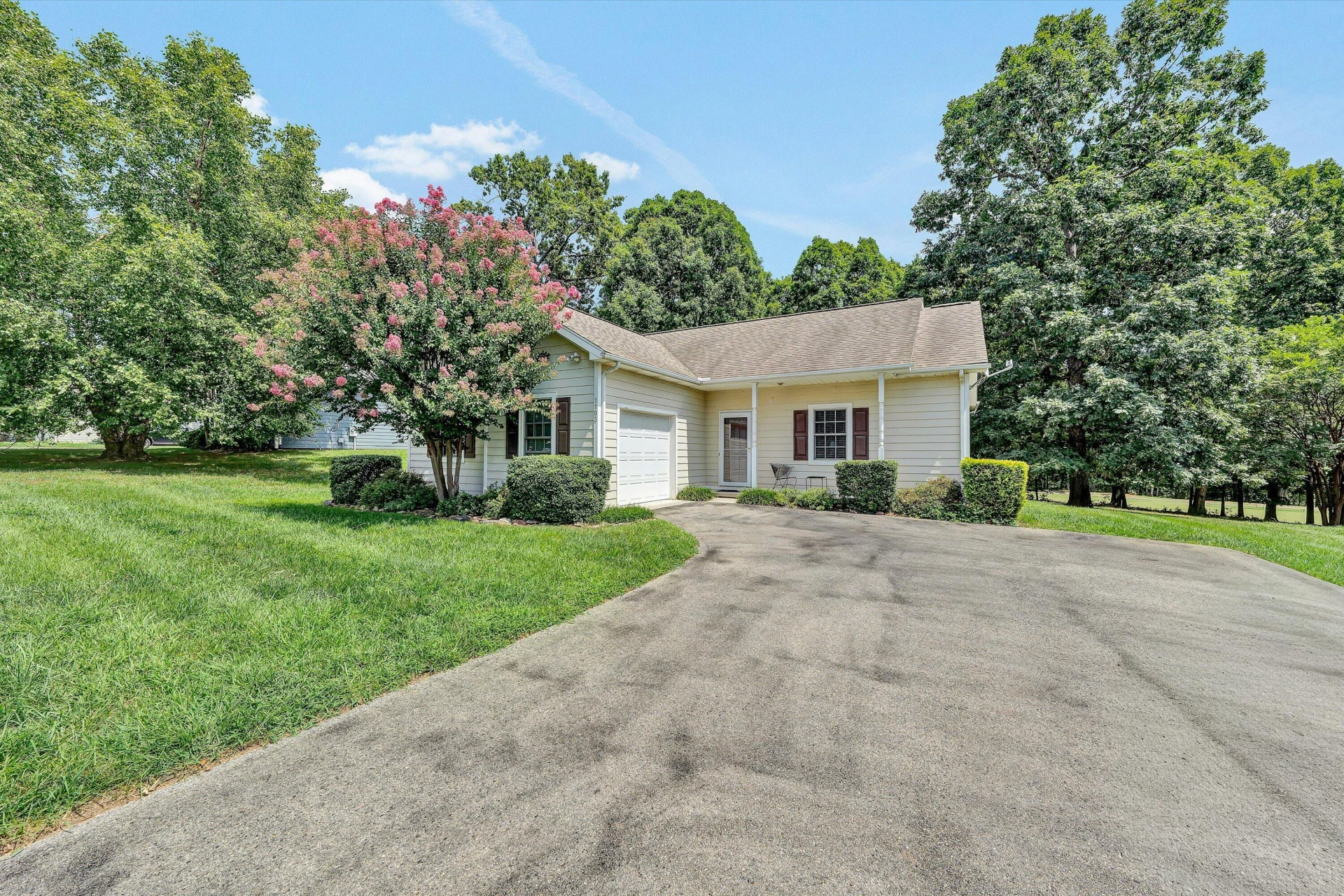 1103 Joffrey DR - Photo 2
