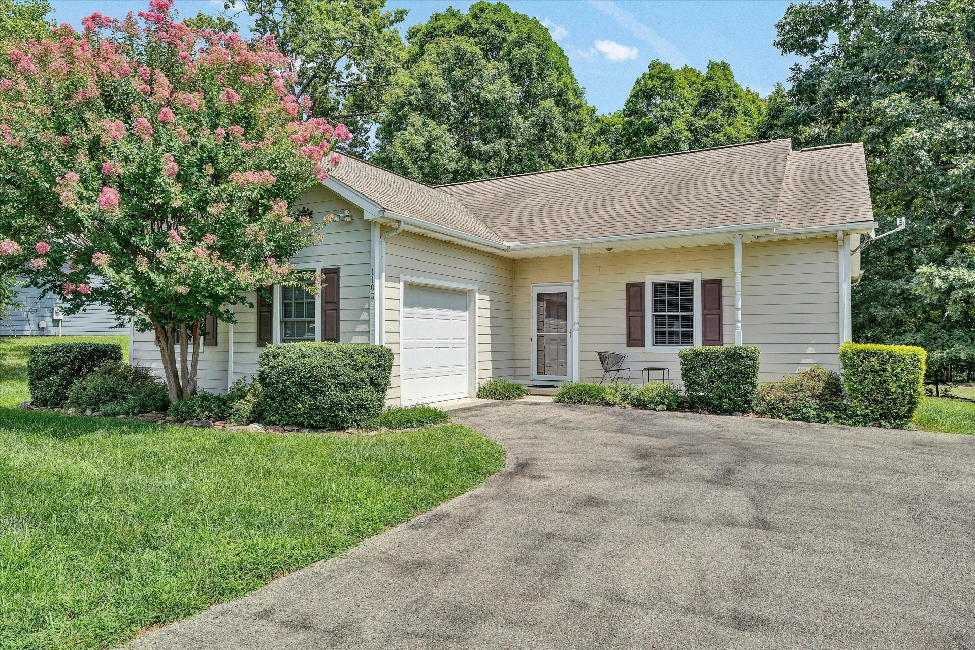 1103 Joffrey DR - Photo 9