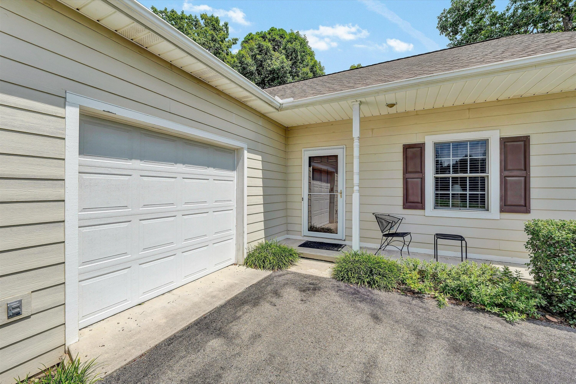1103 Joffrey DR - Photo 10