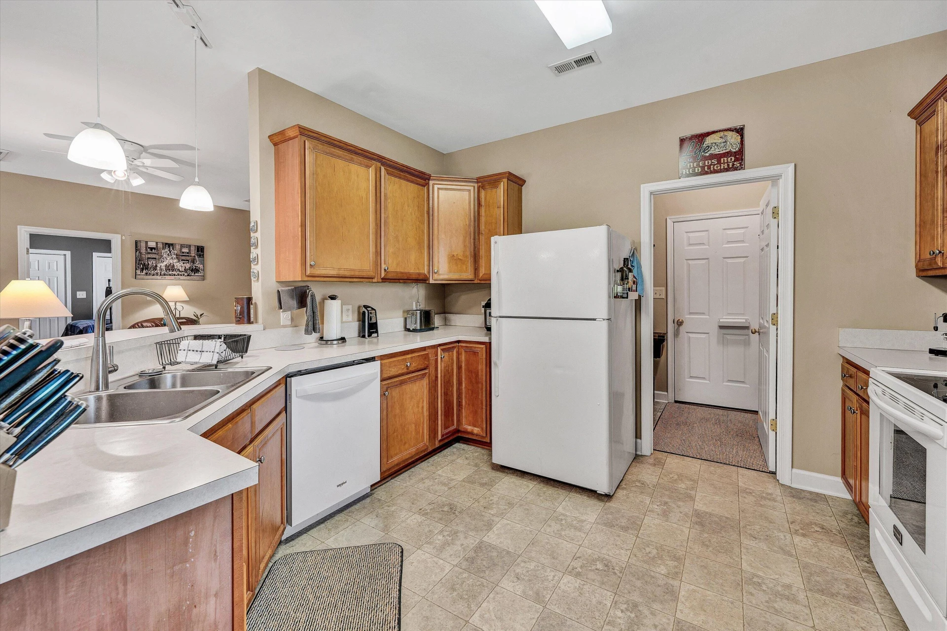 1103 Joffrey DR - Photo 17