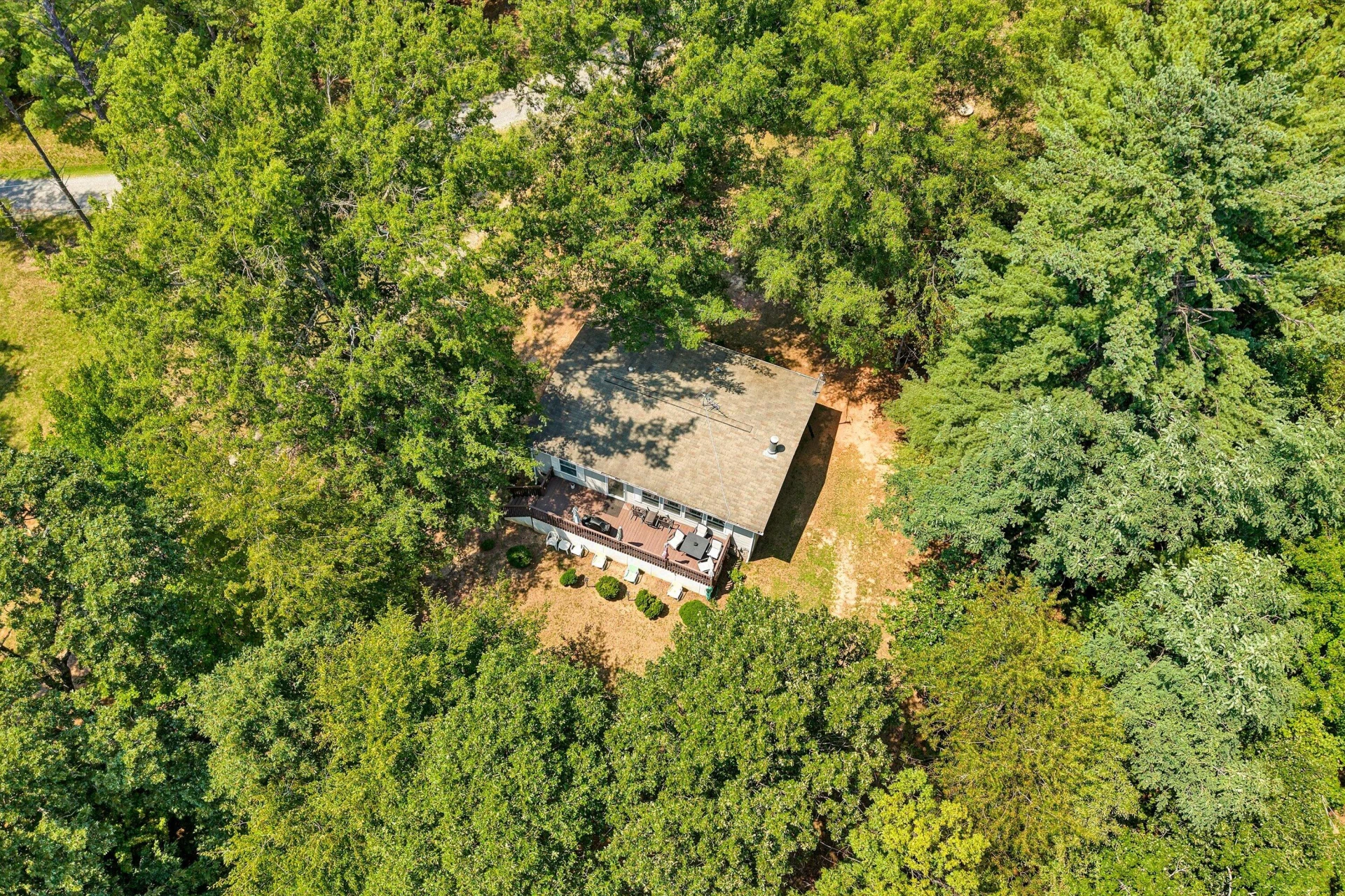 1140 Lauras LN - Photo 5