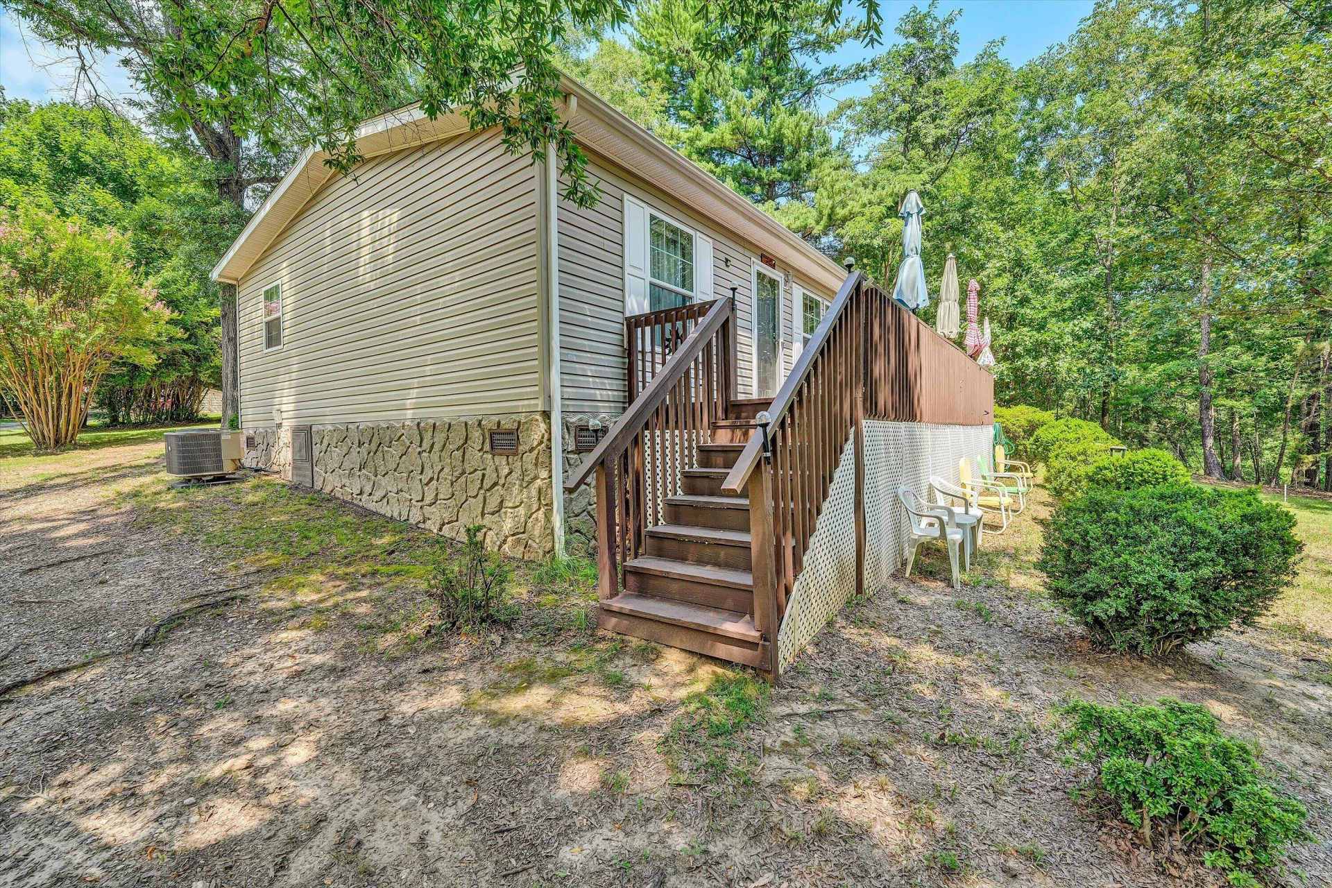 1140 Lauras LN - Photo 8