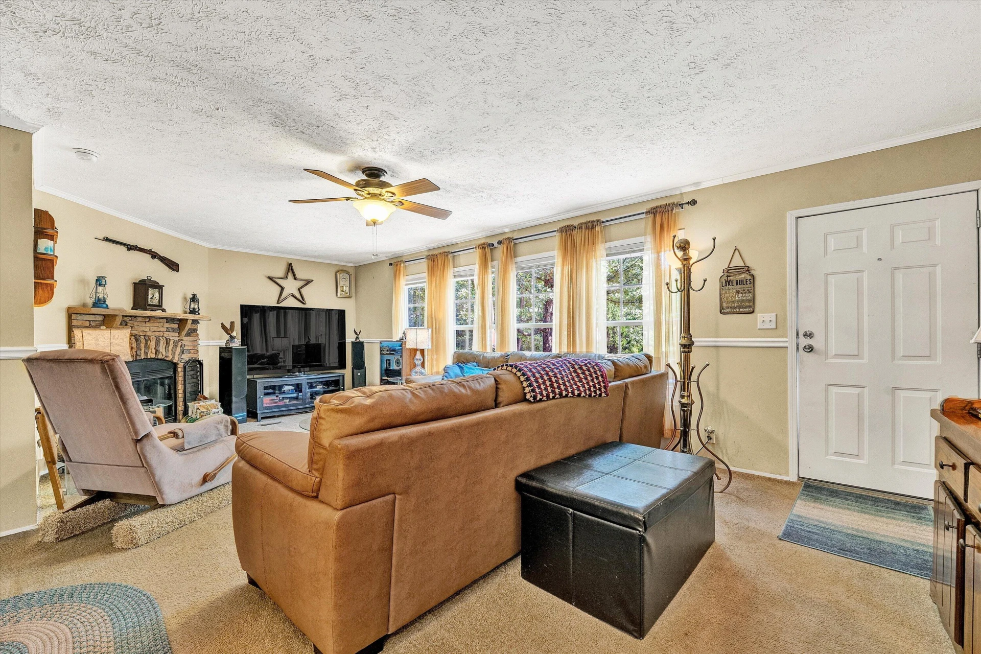 1140 Lauras LN - Photo 10