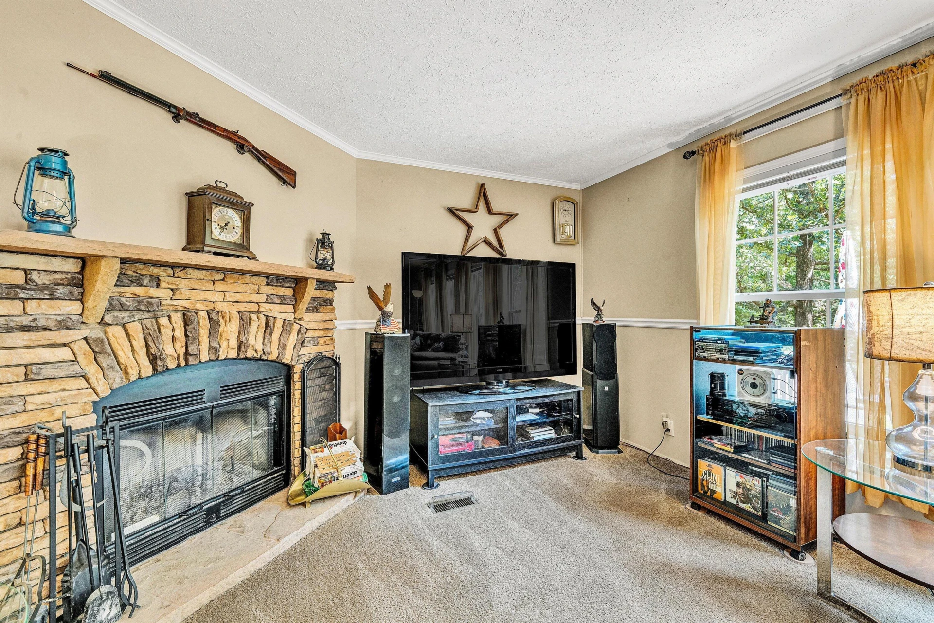 1140 Lauras LN - Photo 12