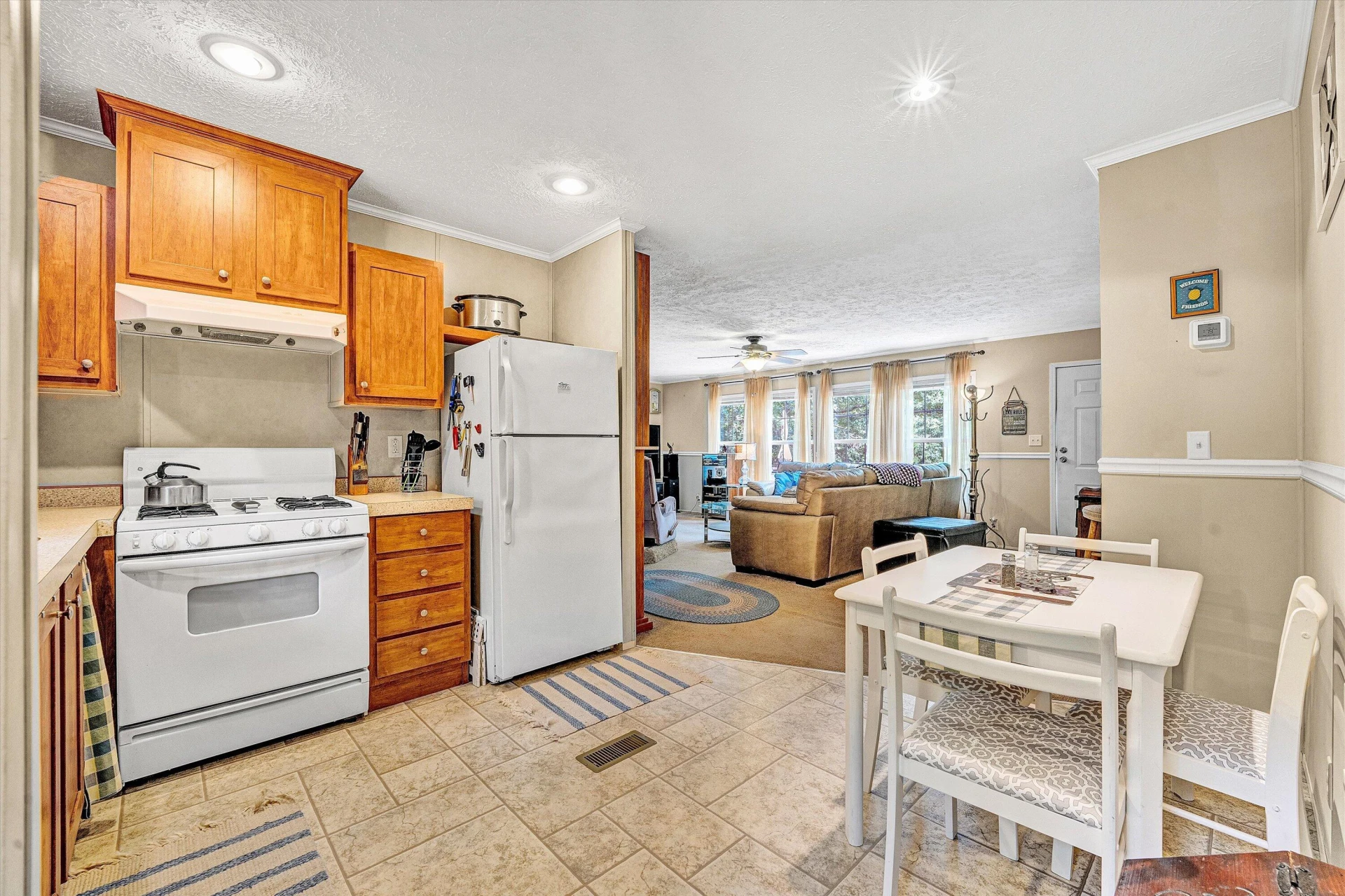 1140 Lauras LN - Photo 16