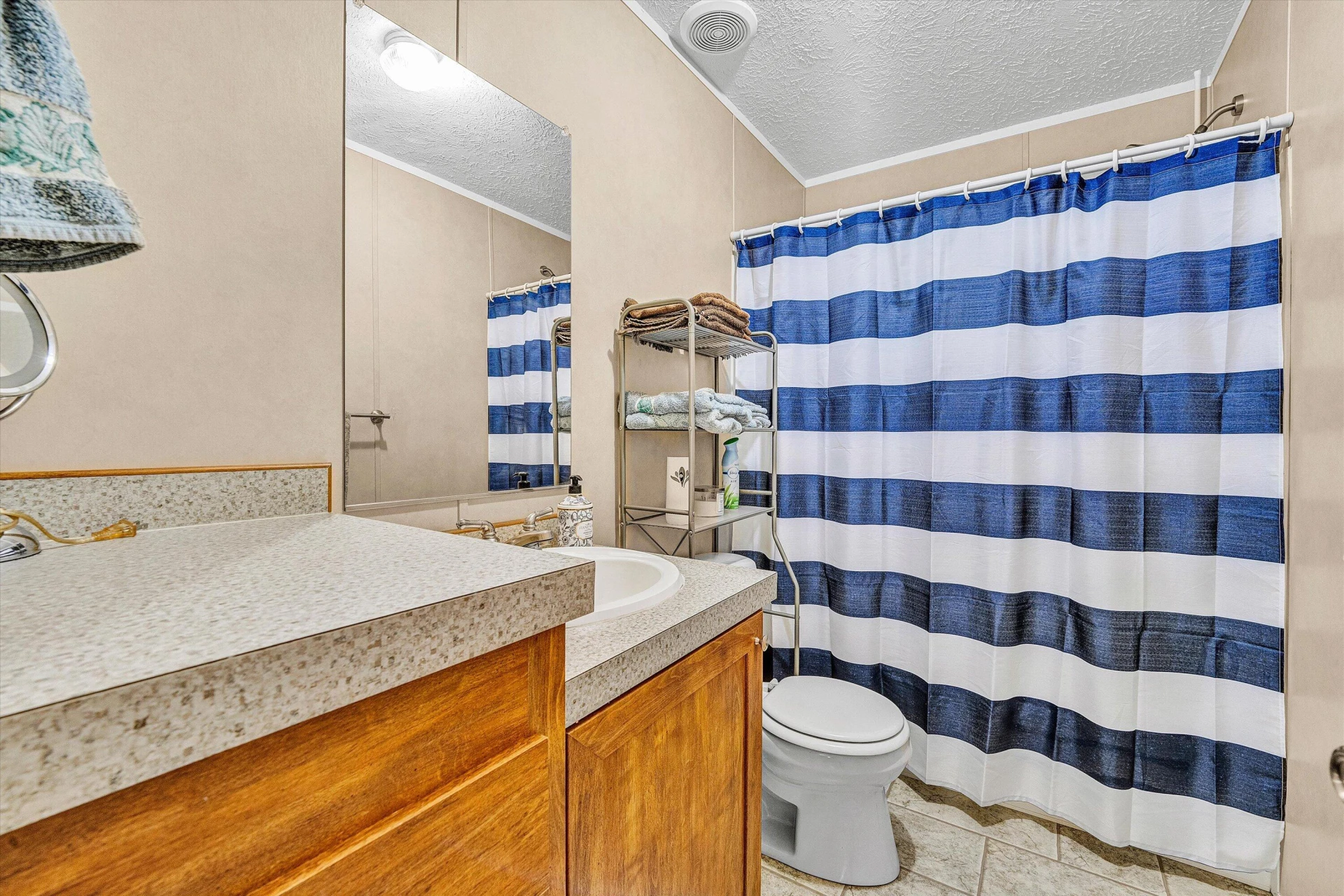 1140 Lauras LN - Photo 18
