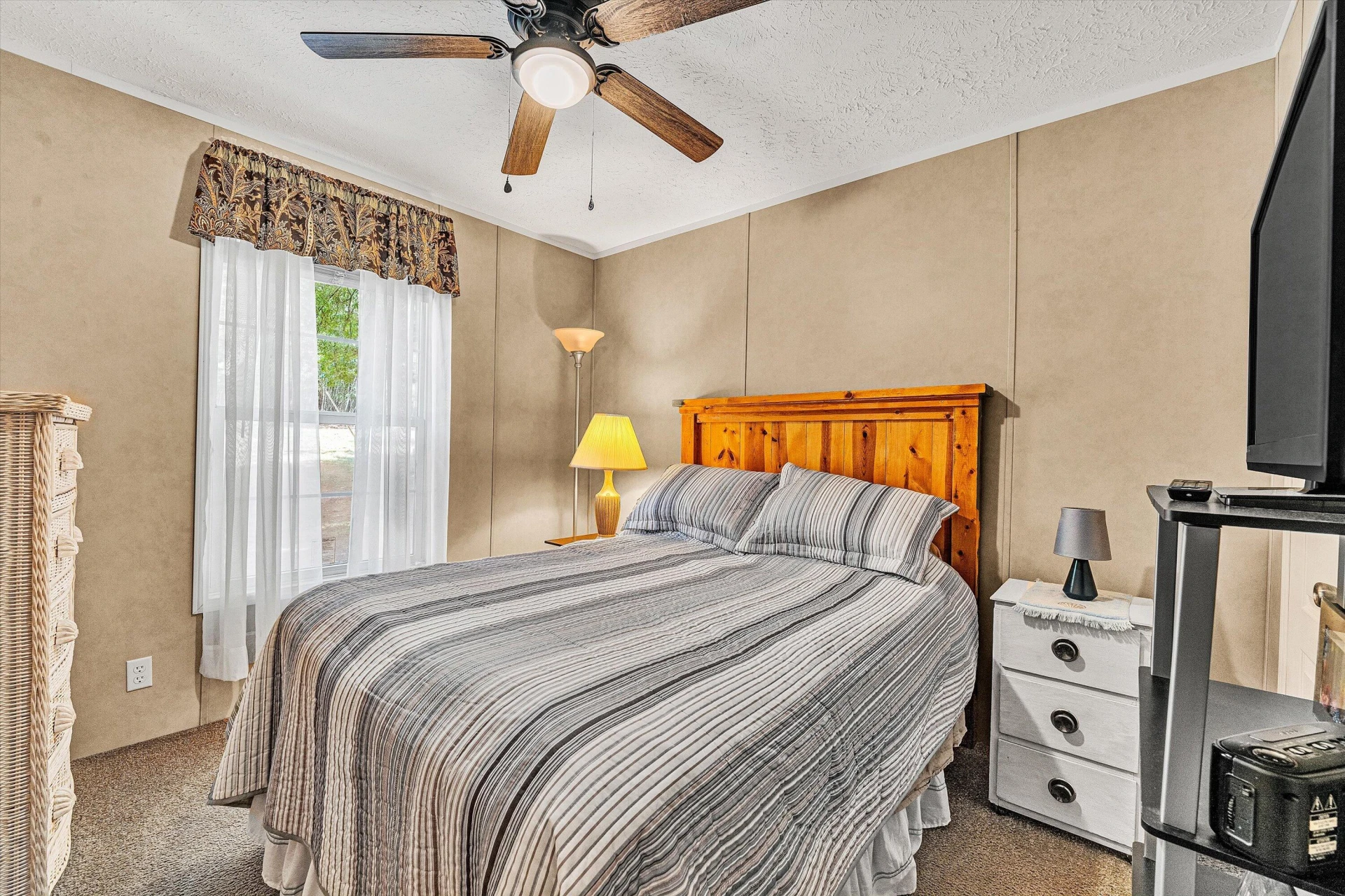 1140 Lauras LN - Photo 19