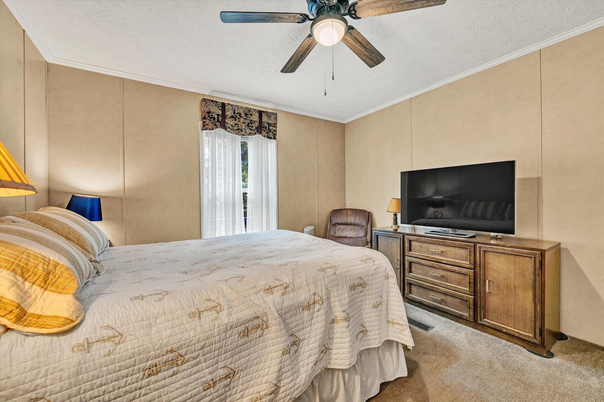 1140 Lauras LN - Photo 21