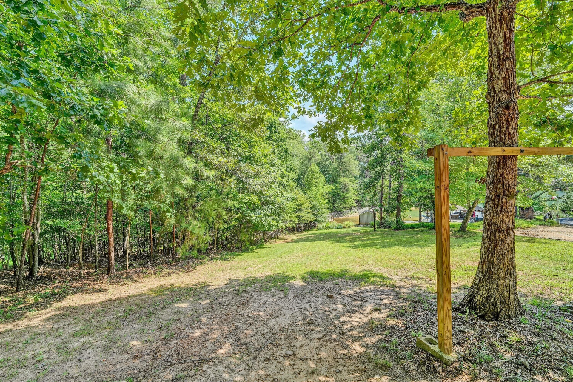 1140 Lauras LN - Photo 32