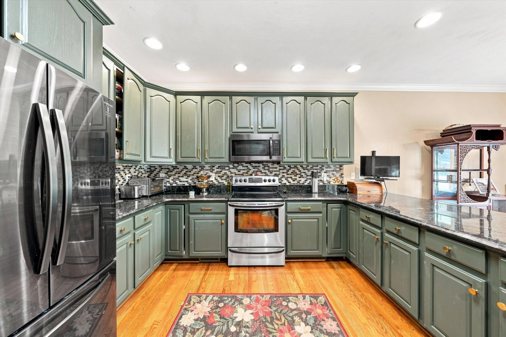 6301 Roselawn Court DR - Photo 10