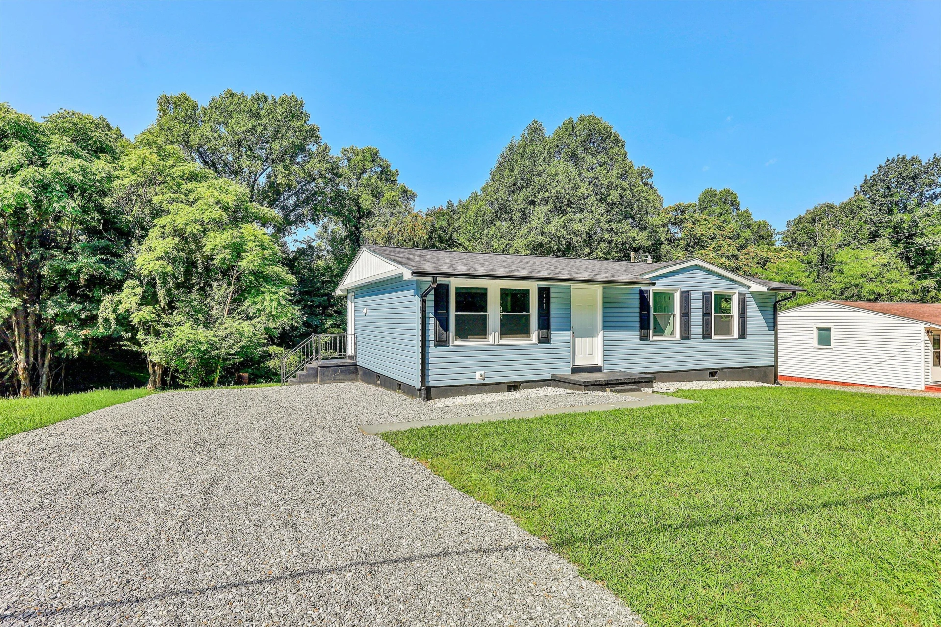 740 Chestnut Knob RD - Photo 18
