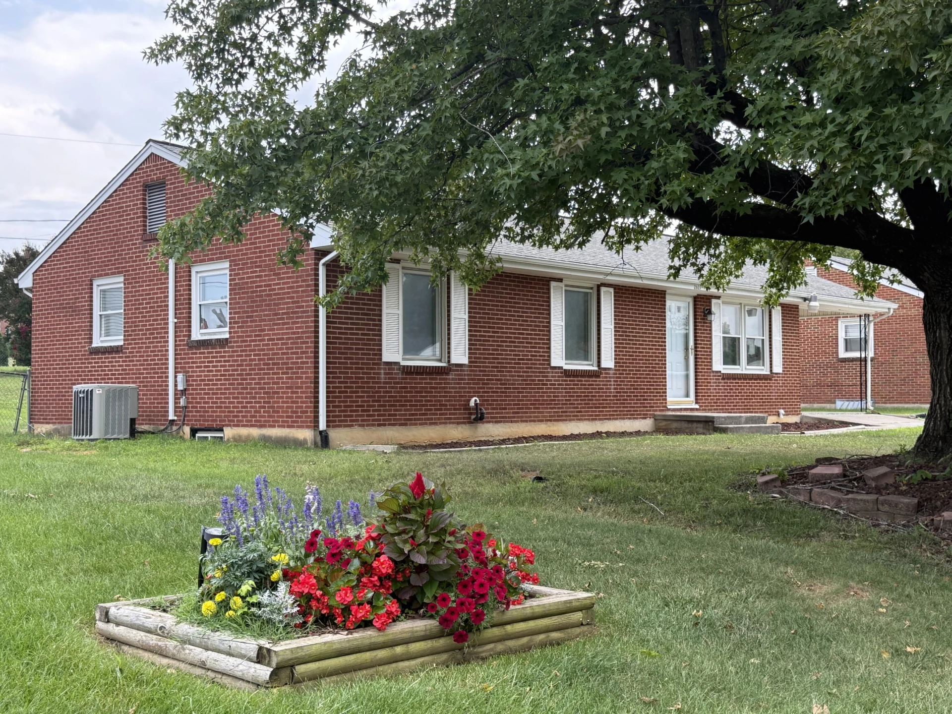 2627 Hillendale DR NW - Photo 2