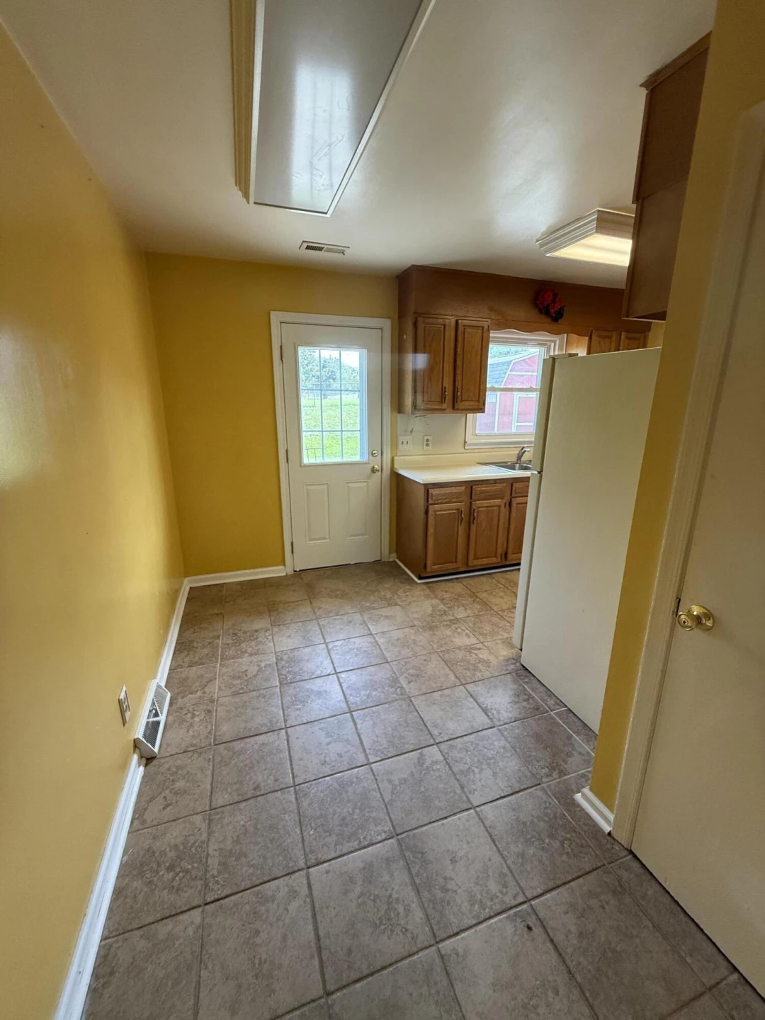 2627 Hillendale DR NW - Photo 9