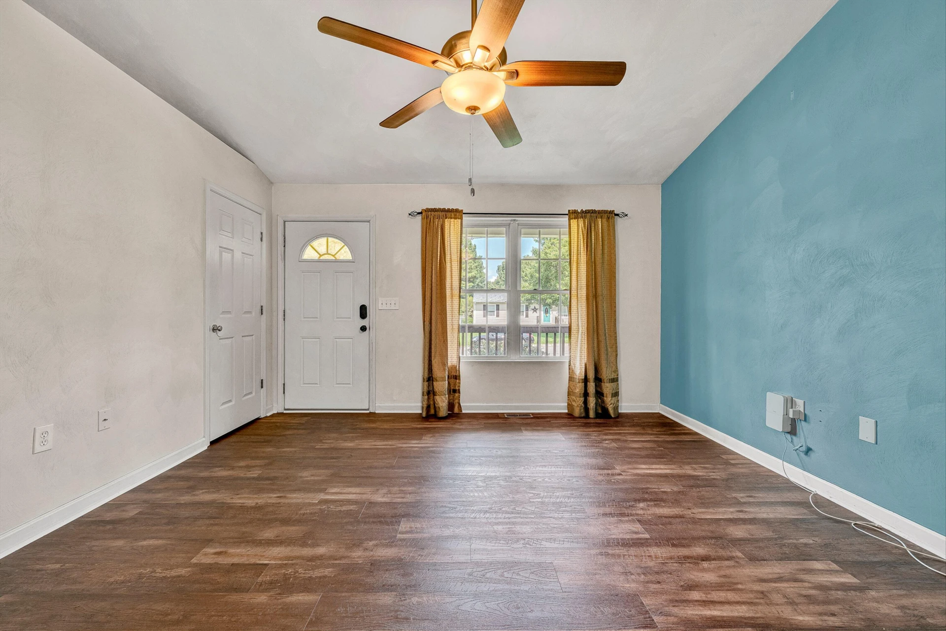1701 Gordon AVE SE - Photo 3