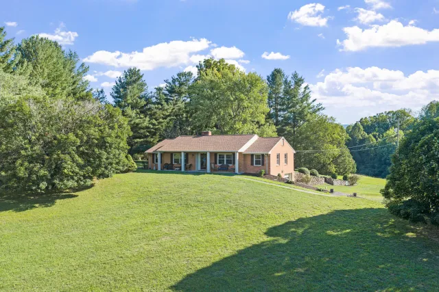 537 Blue Ridge Tpk, Fincastle, VA, 24090