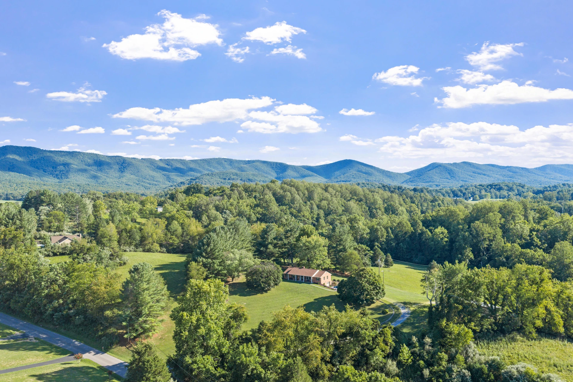 537 Blue Ridge Tpk - Photo 2