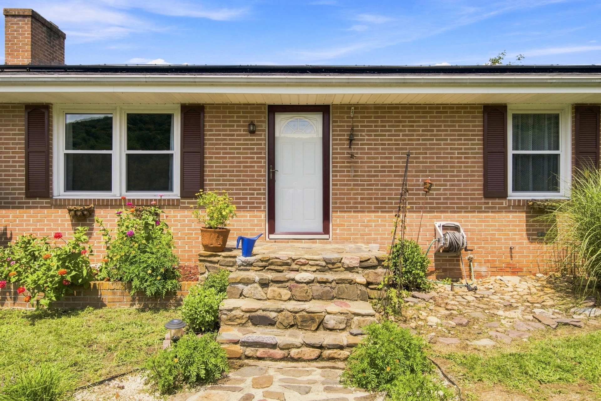 6219 Joyce LN - Photo 4